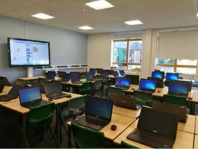 深度研學(xué)&middot;英國教育信息化的特點(diǎn)與啟示